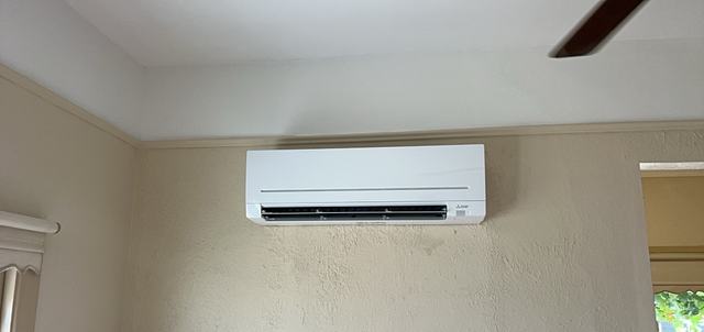 Mitsubishi Electric split system in a bedroom